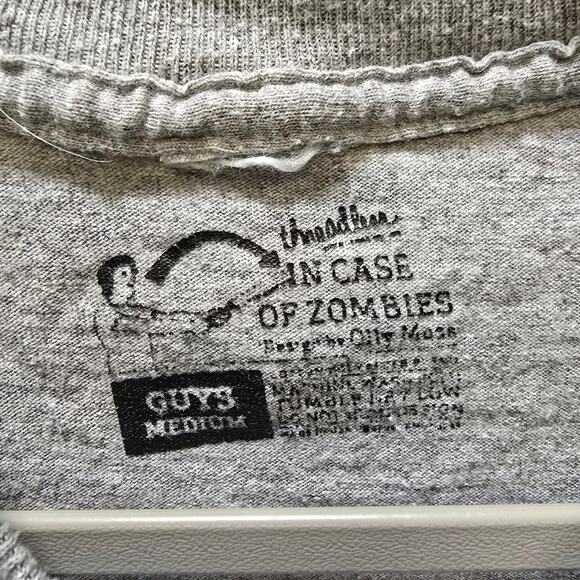 Threadless In Case of Zombies light gray crewneck T-shirt men's medium - Picture 2 of 6